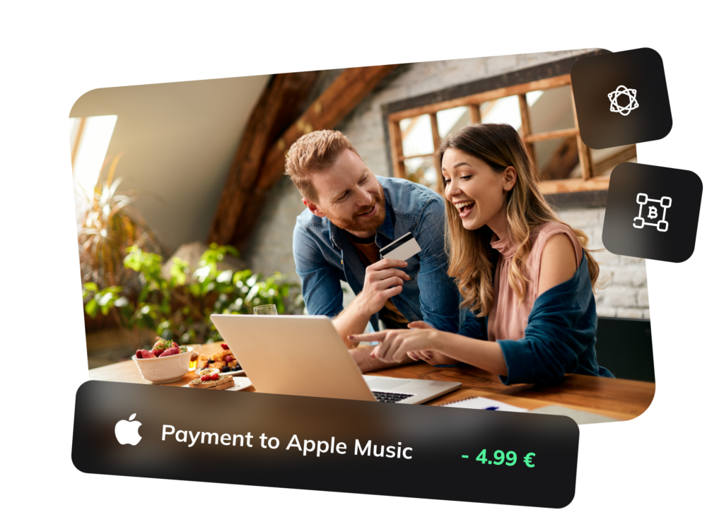 Lächelnder Mann und Frau bezahlen 4,99 € für Apple Music am Laptop zu Hause