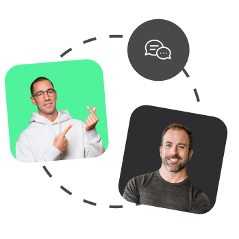 Zwei Männer, einer mit Brille in weißem Hoodie vor grünem Hintergrund, der andere mit Bart in schwarzem Shirt vor schwarzem Hintergrund